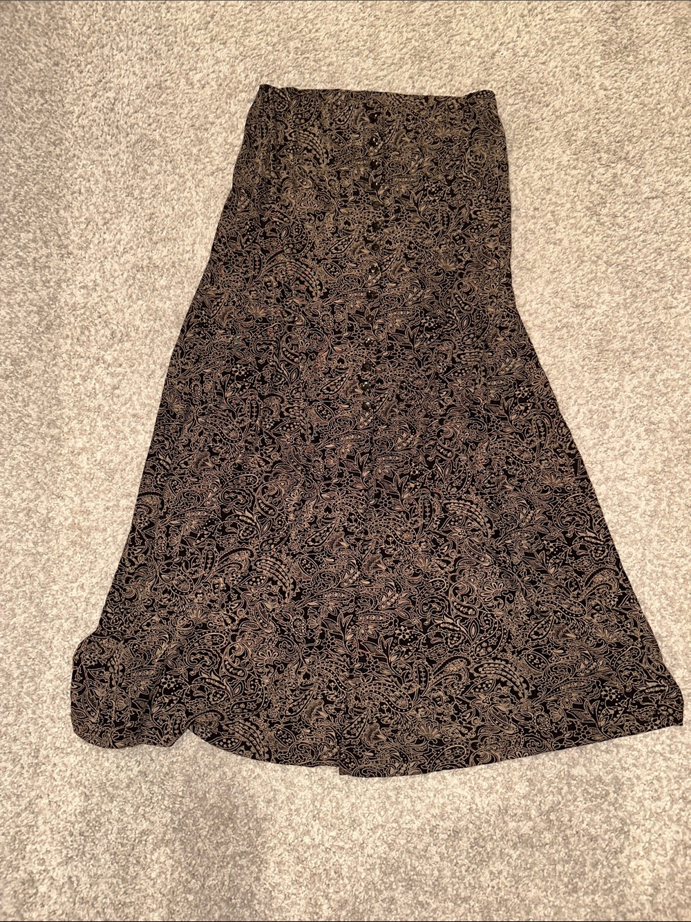 BRIGGS NEW YORK Black and Tan Paisley Skirt